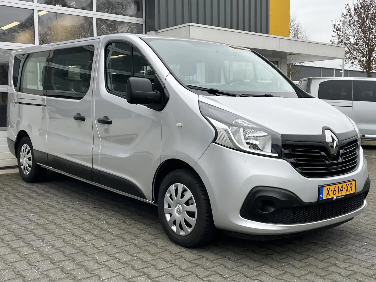 Renault Trafic Passenger 9-persoons 1.6 dCi Grand Authentique Ene Grijs - 1