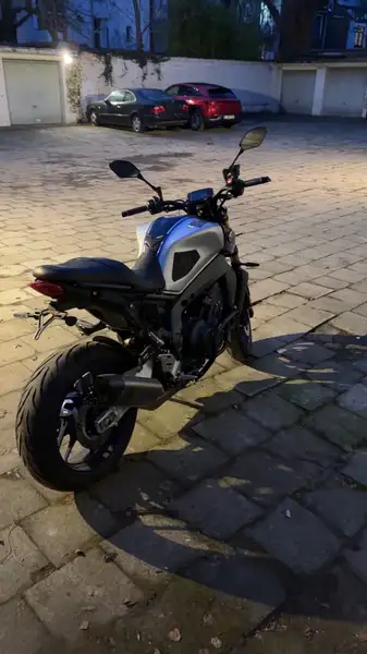 Yamaha MT-09 - foto 3