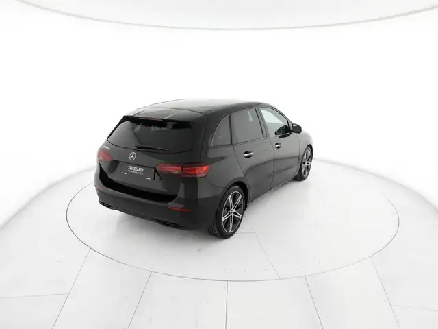 Mercedes-Benz B-Class view 3