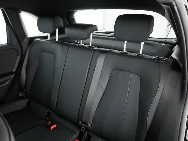 Mercedes-Benz B-Class view 14