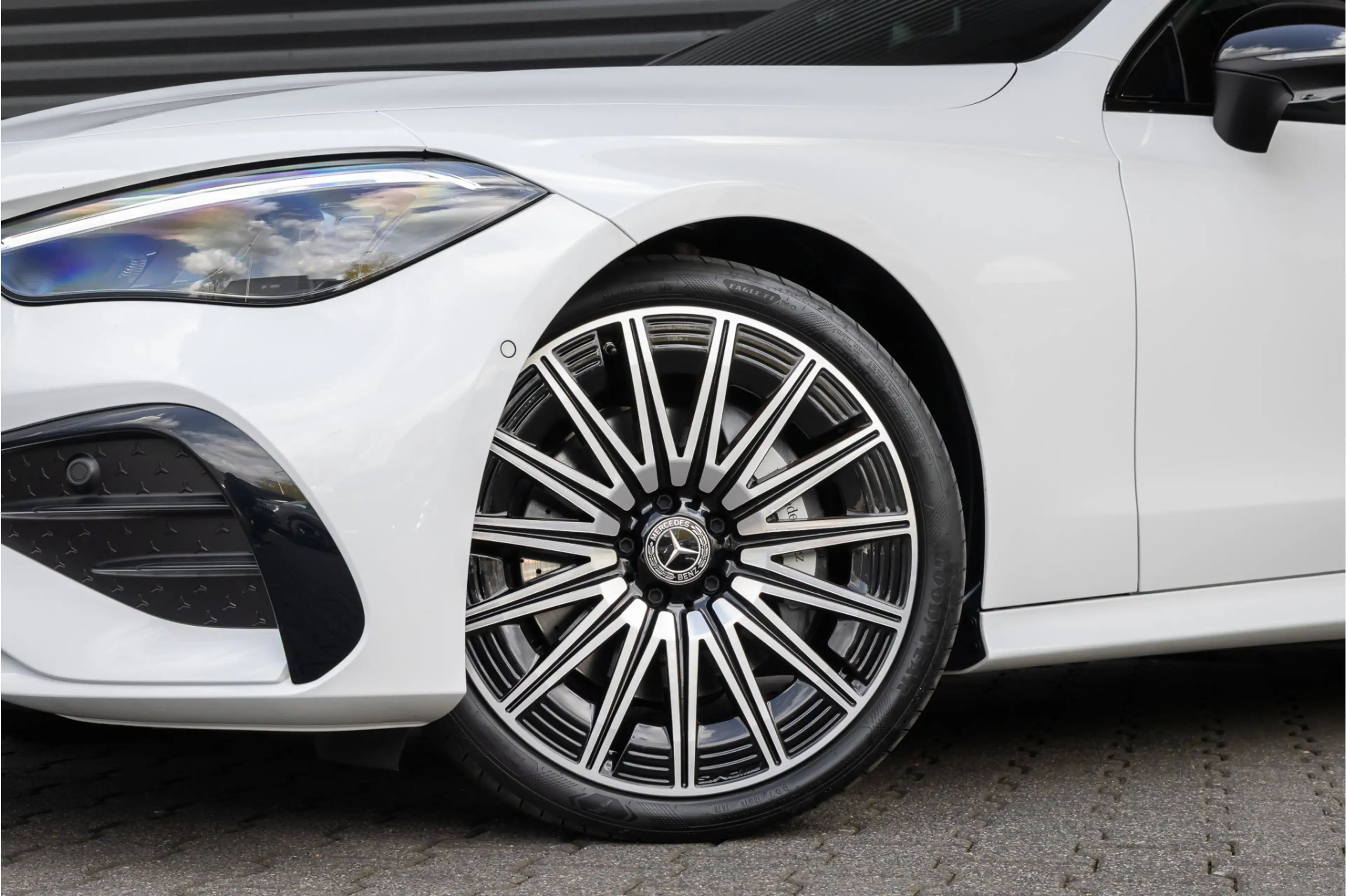 Mercedes-Benz CLE 200 Coupé AMG Line 20'' - Night - Burmester — photo 27