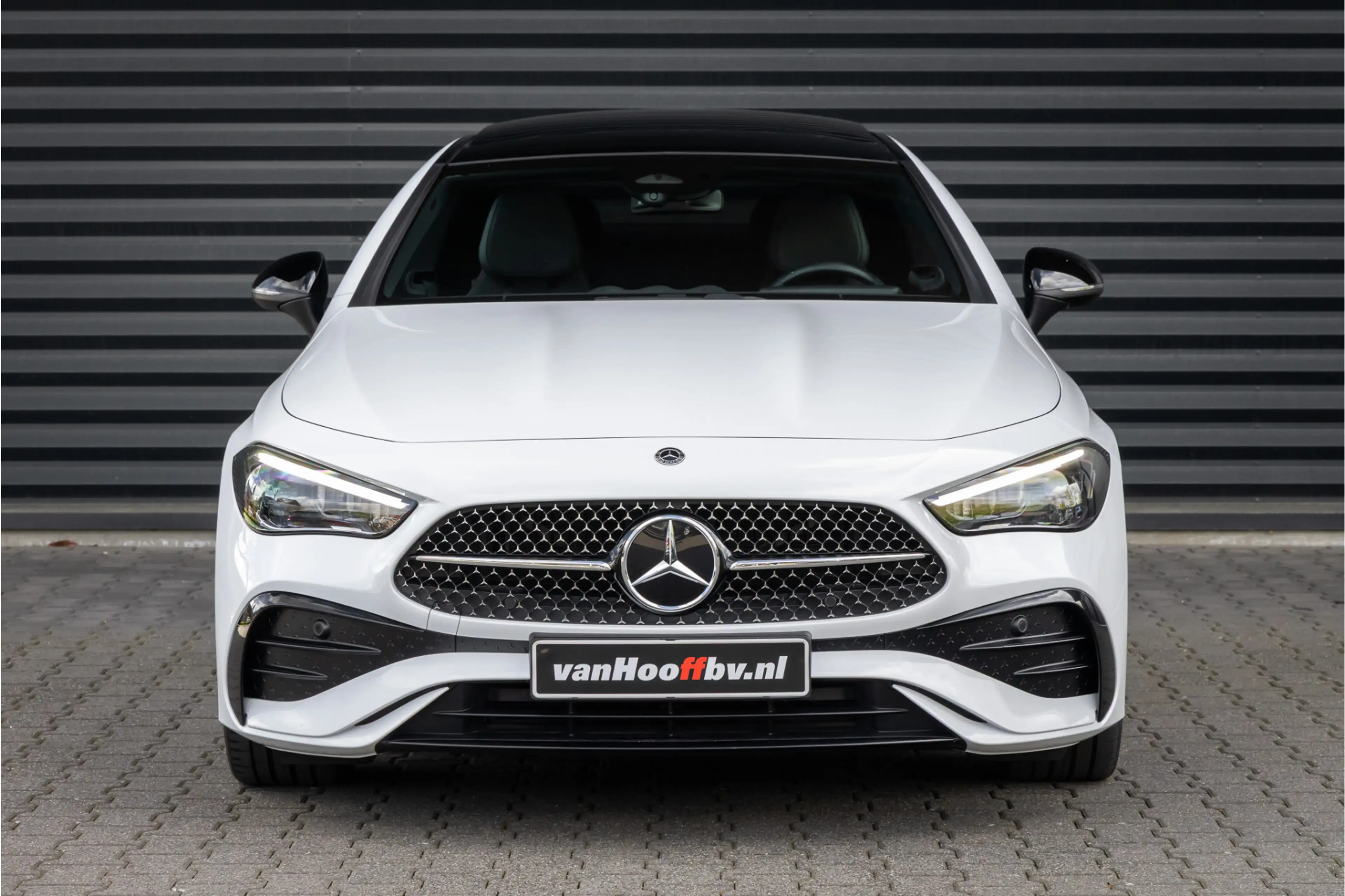 Mercedes-Benz CLE 200 Coupé AMG Line 20'' - Night - Burmester — photo 3