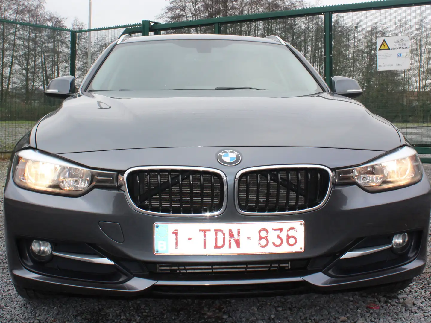 BMW 318 318d Touring Sport Line Grey - 1