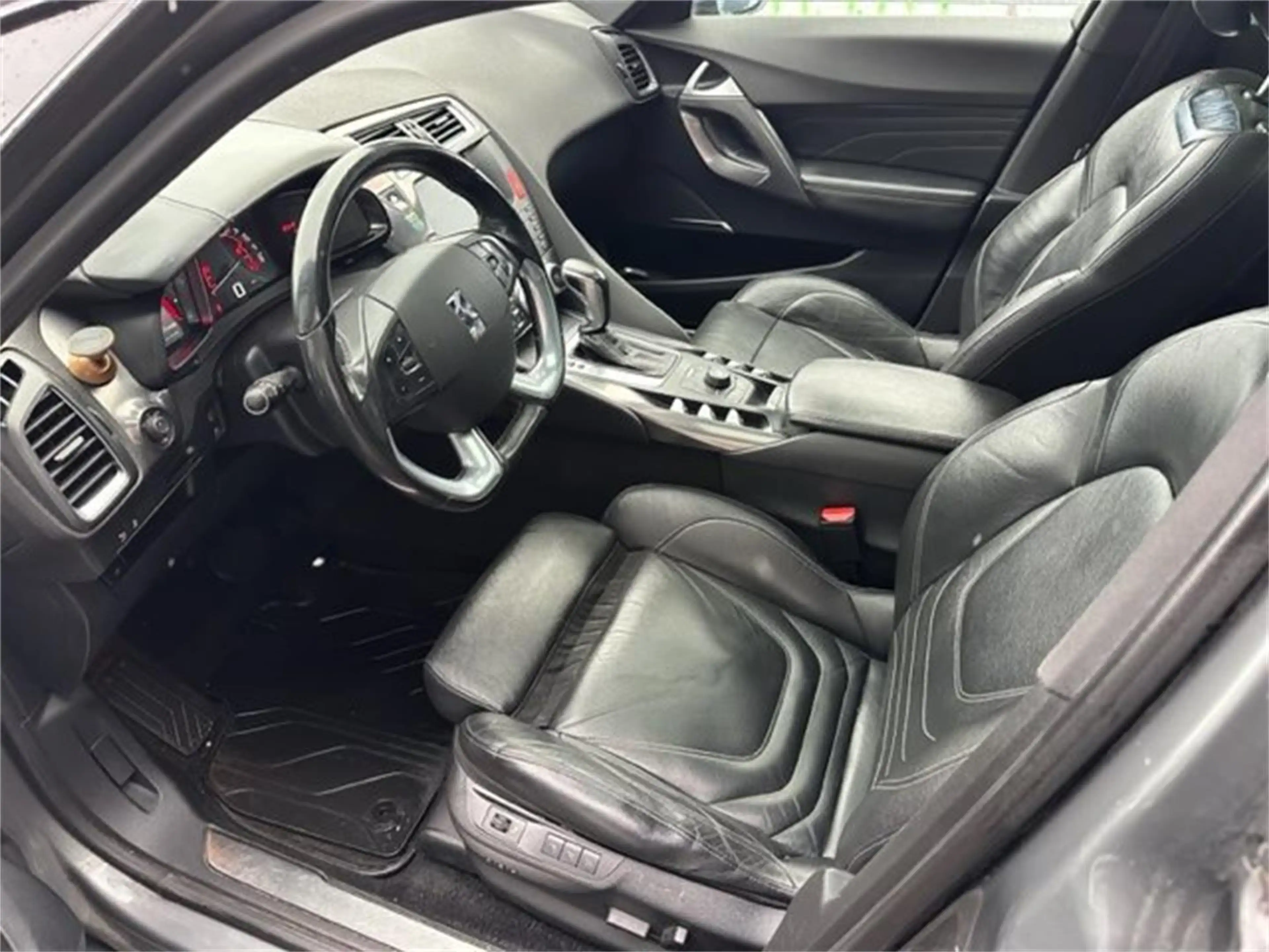 DS Automobiles DS 5 DS5 — photo 5