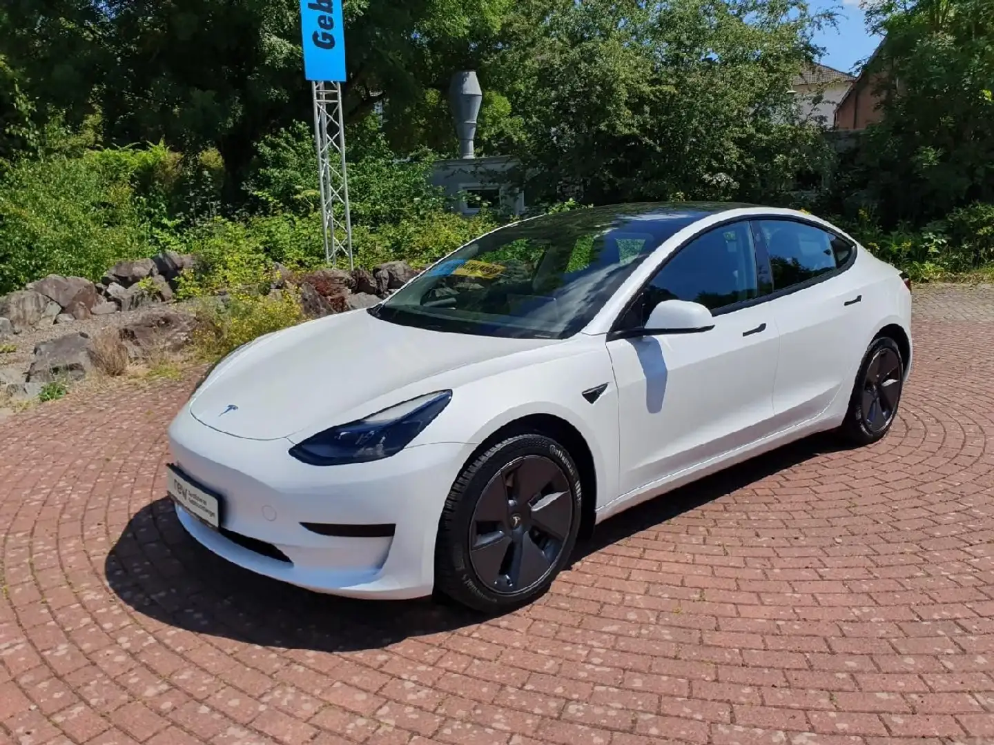 Tesla Model 3 Basis RWD Weiß - 1
