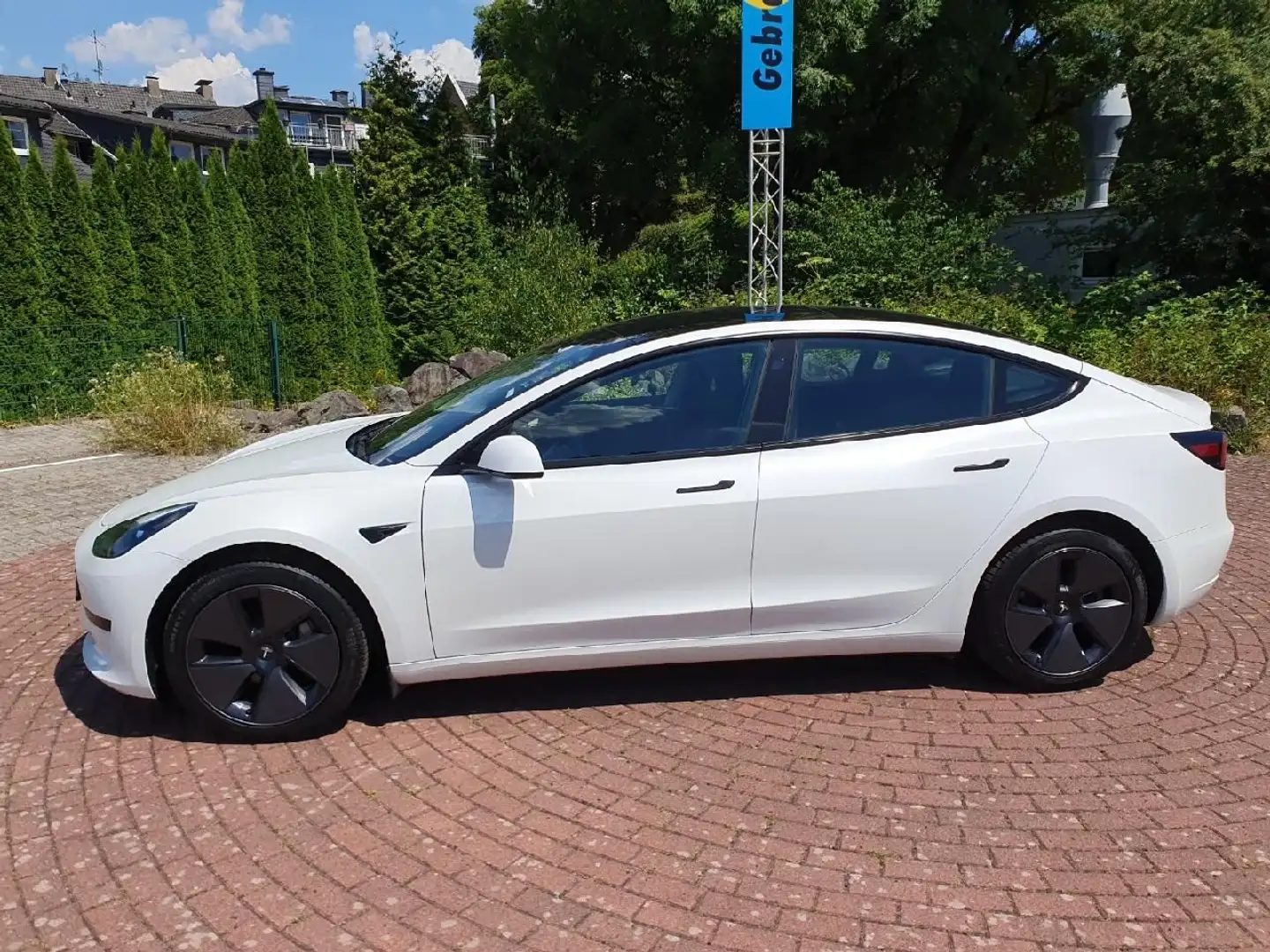 Tesla Model 3 Basis RWD Weiß - 2