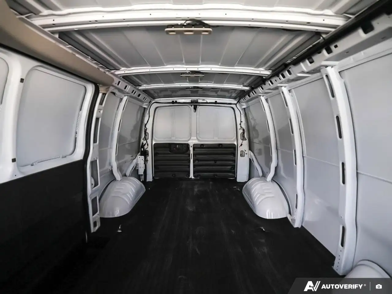 Chevrolet Express 2500 снимка Chevrolet Express 2500