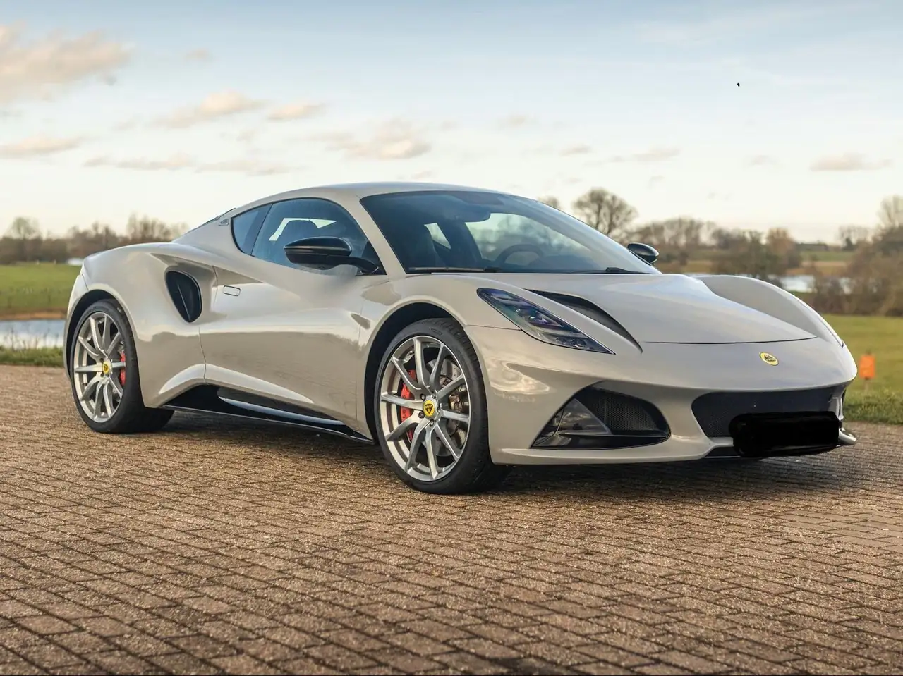 Lotus Emira 2021