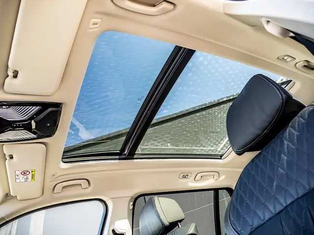 BMW X7 view 17