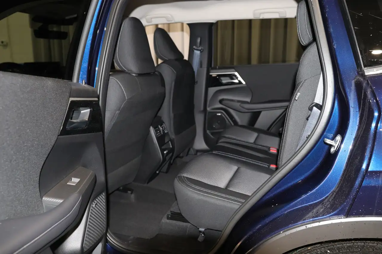 Mitsubishi Outlander снимка Mitsubishi Outlander