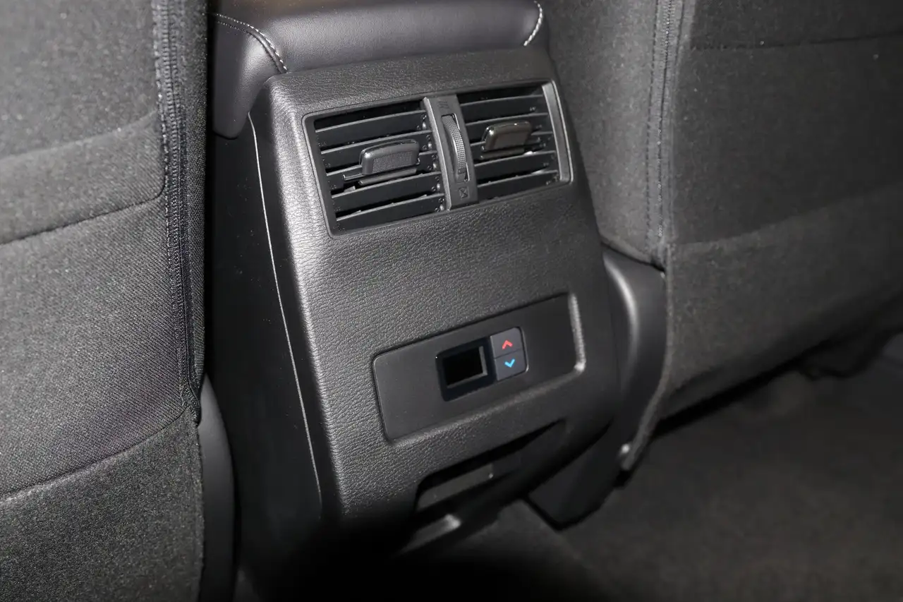 Mitsubishi Outlander снимка Mitsubishi Outlander