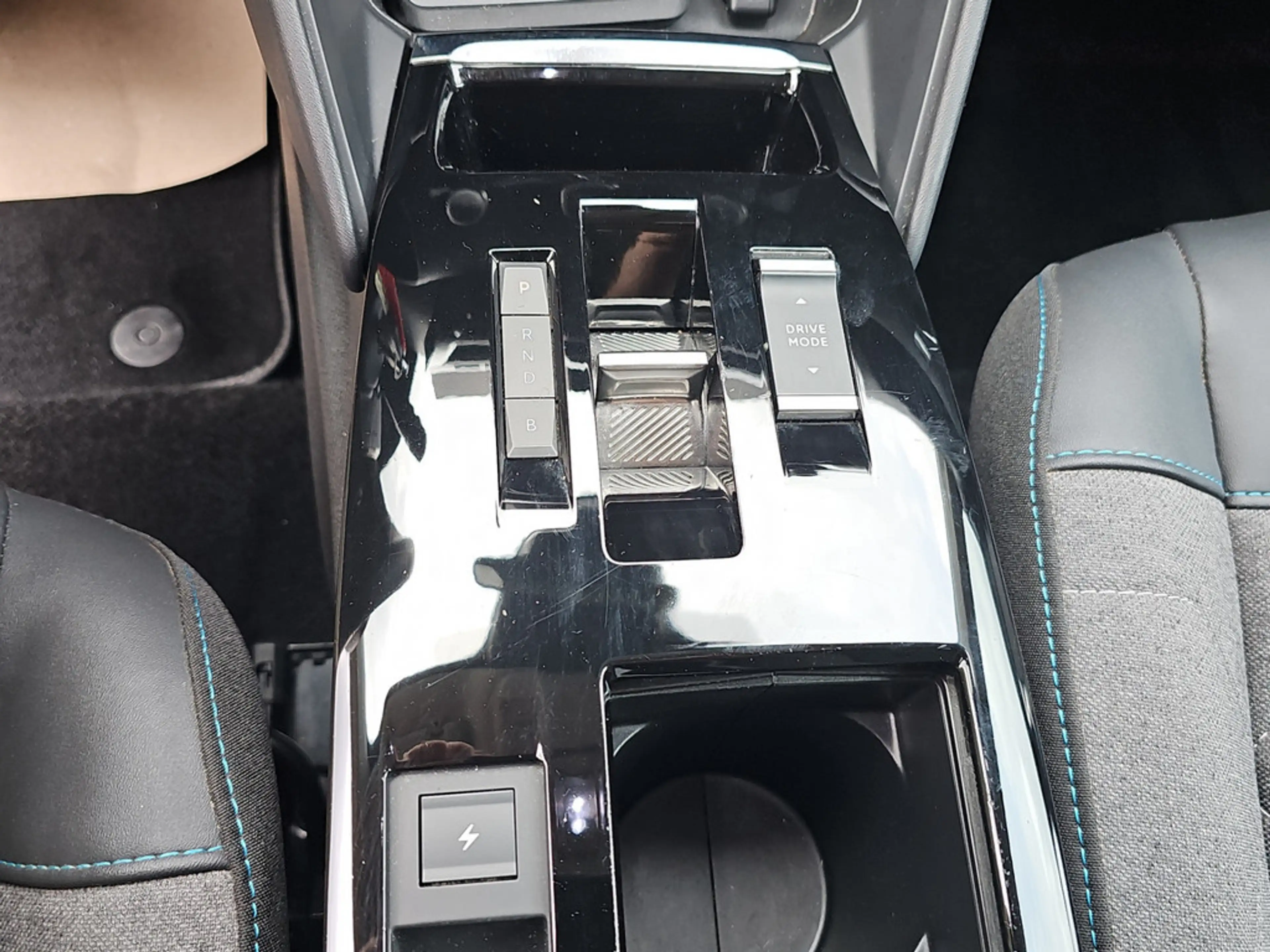 Citroen E-C4 Electric — photo 13