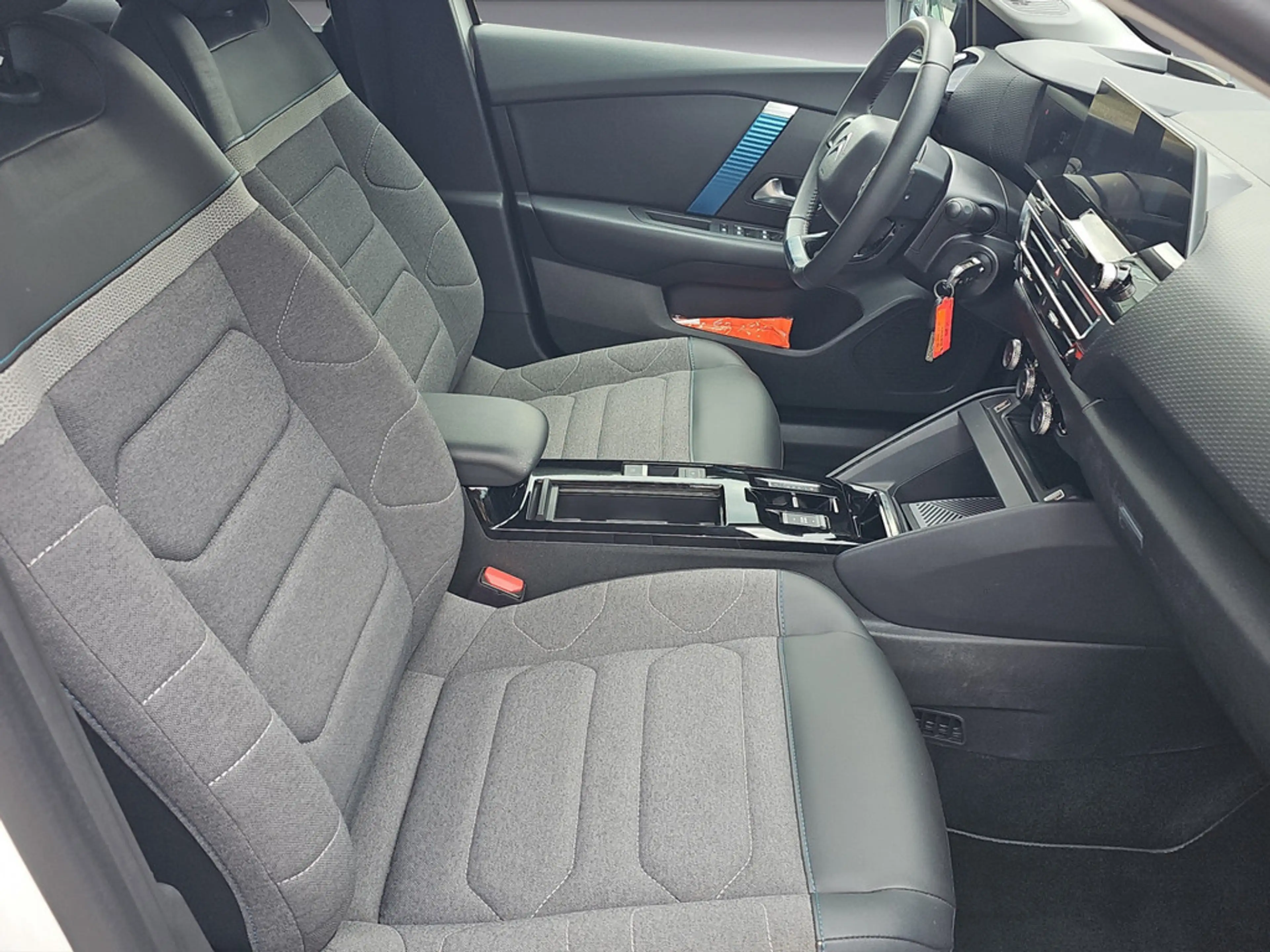 Citroen E-C4 Electric — photo 14