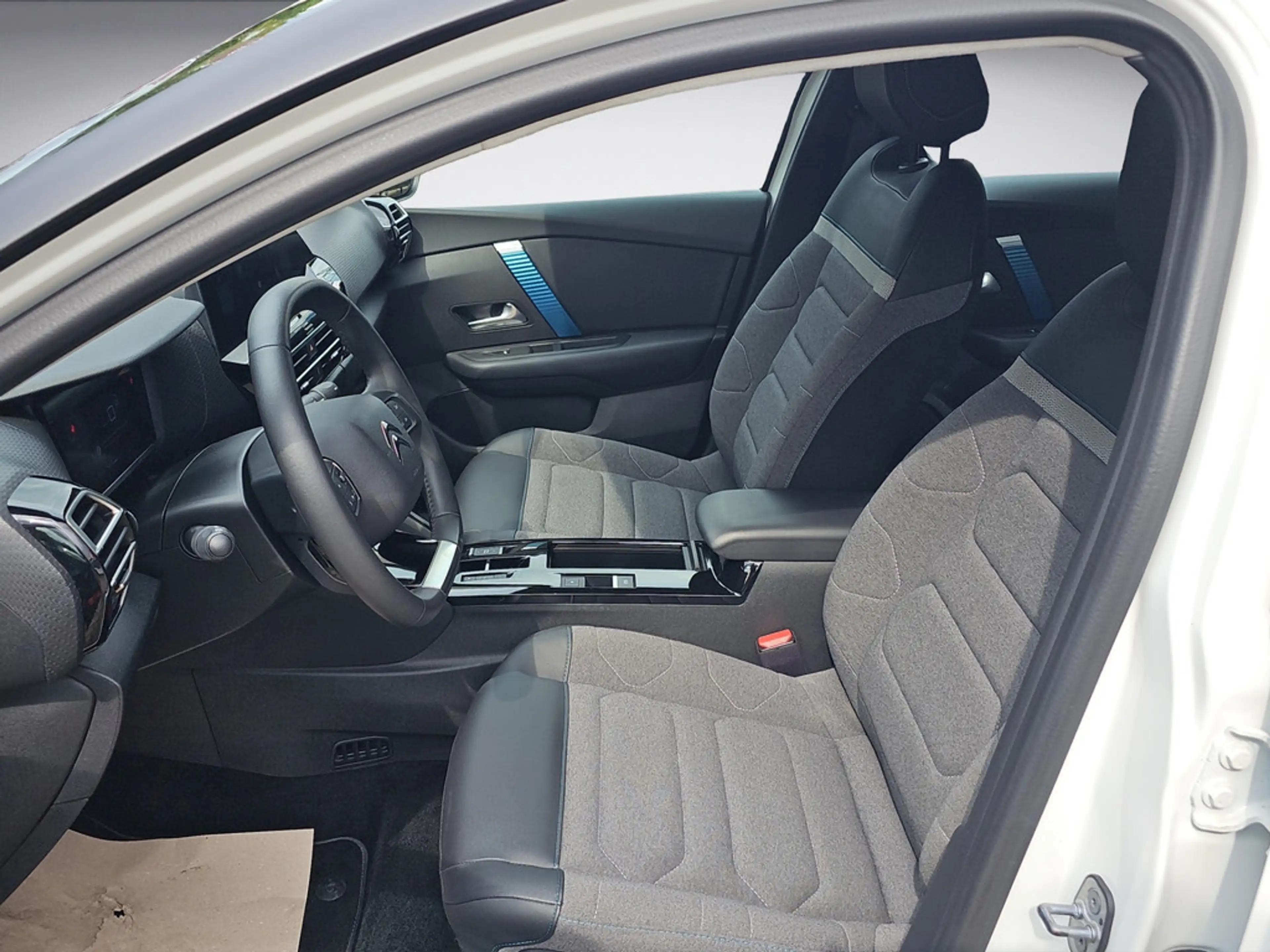 Citroen E-C4 Electric — photo 10
