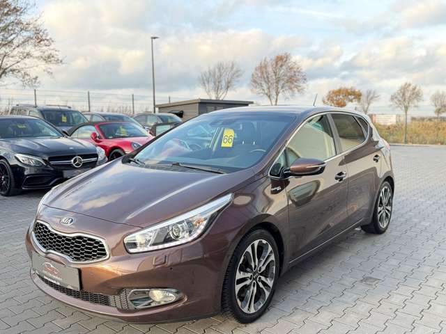 Imagine Kia Ceed / cee'd Platinum Edition1.6 GDI Navi BI-Xenon Pano