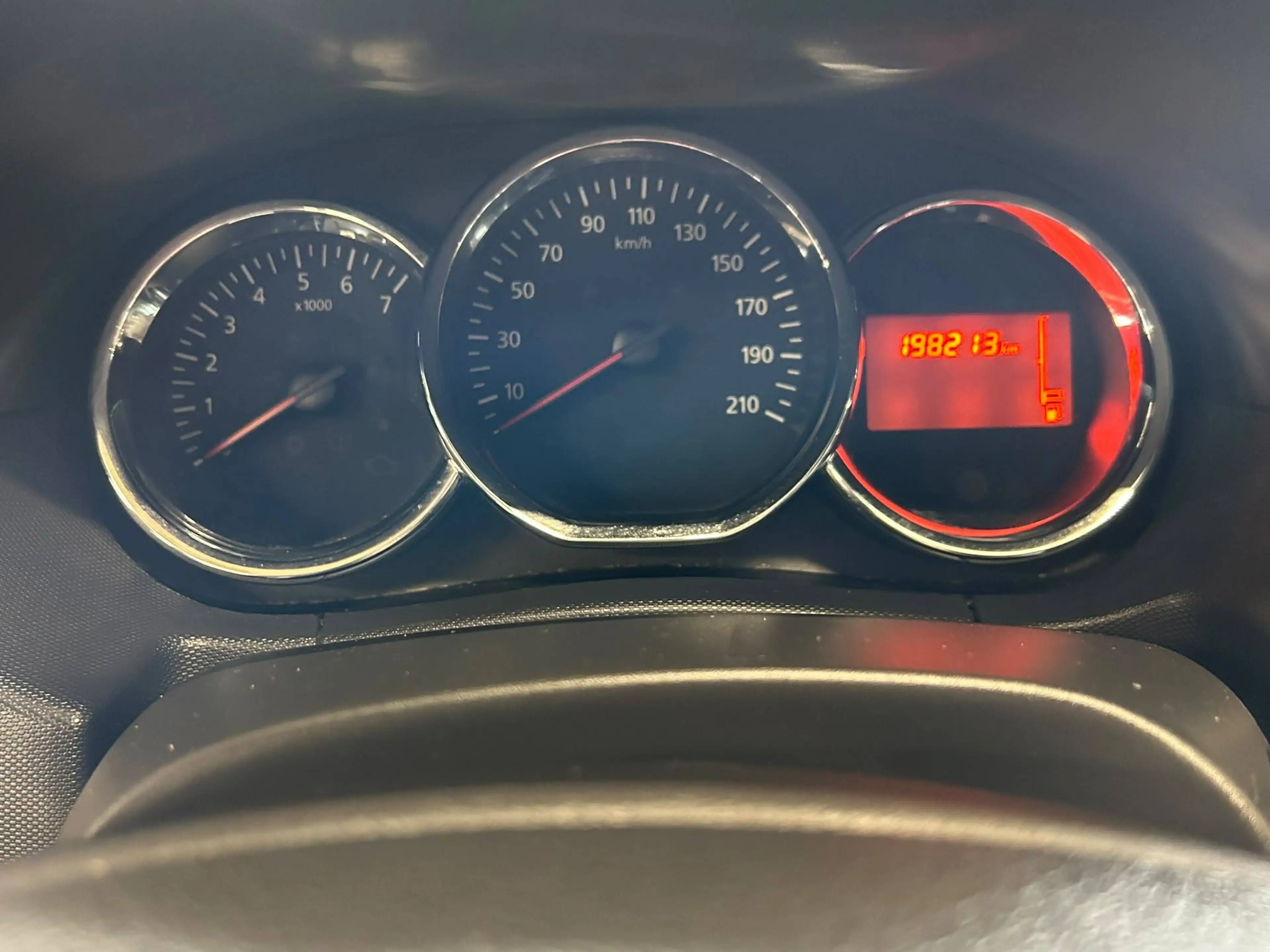 Dacia Duster 1.5 dCi 4x4 Prestige GPS Clim — photo 11