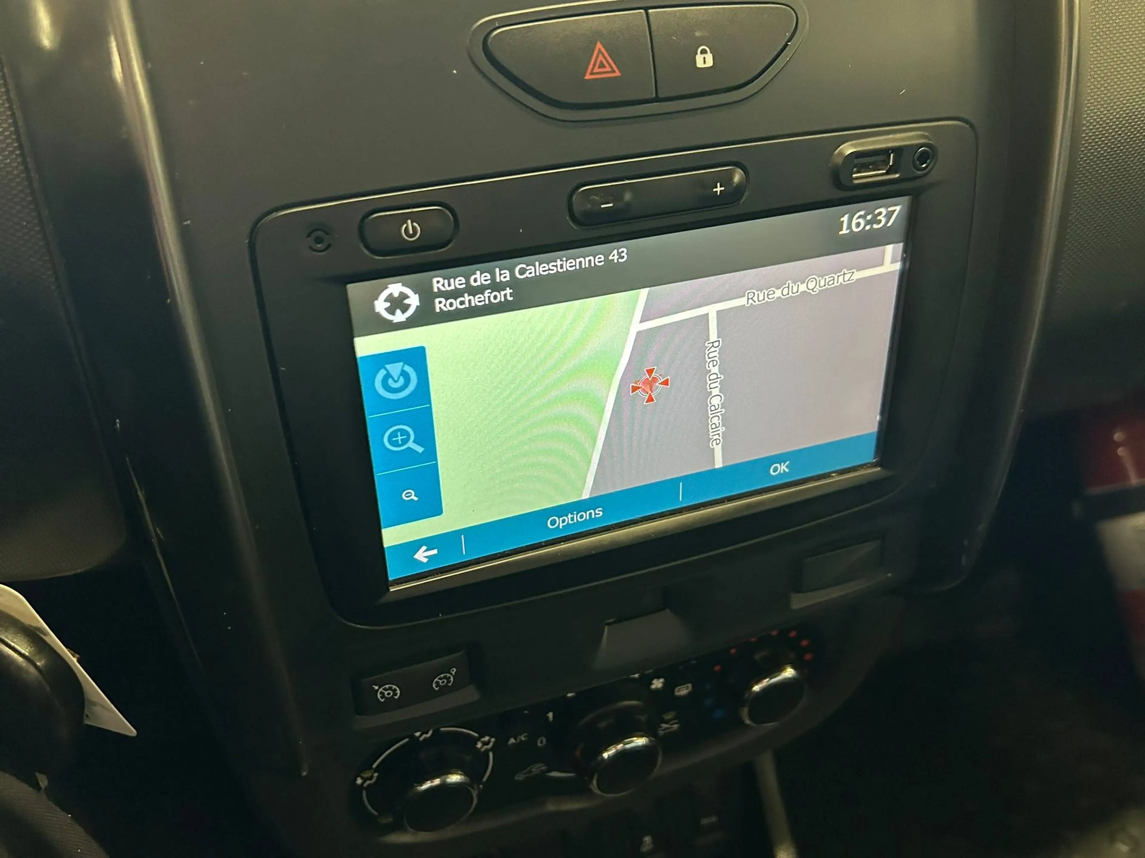 Dacia Duster 1.5 dCi 4x4 Prestige GPS Clim — photo 14