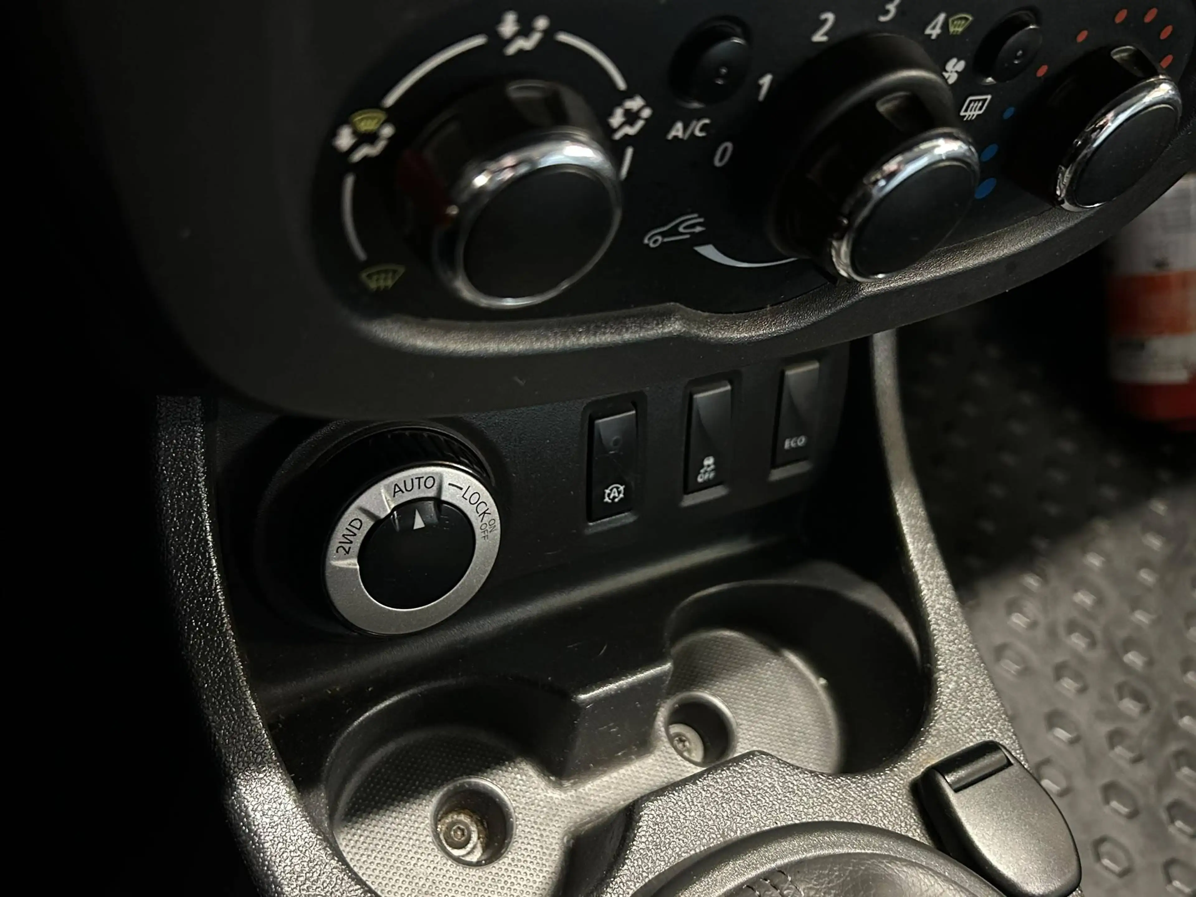Dacia Duster 1.5 dCi 4x4 Prestige GPS Clim — photo 15