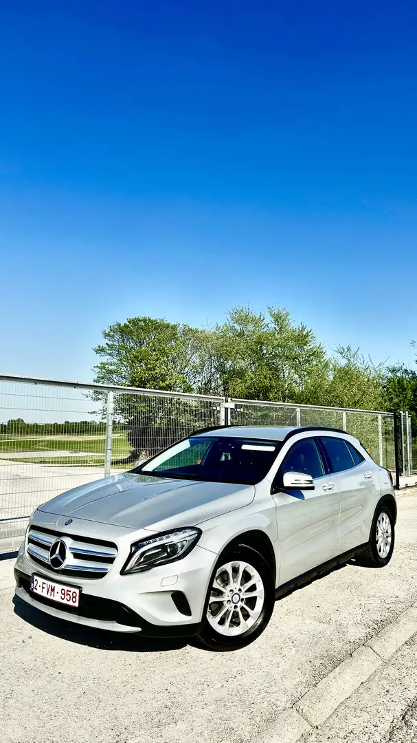 Mercedes-Benz GLA 180 7G-DCT Activity Edition - 2
