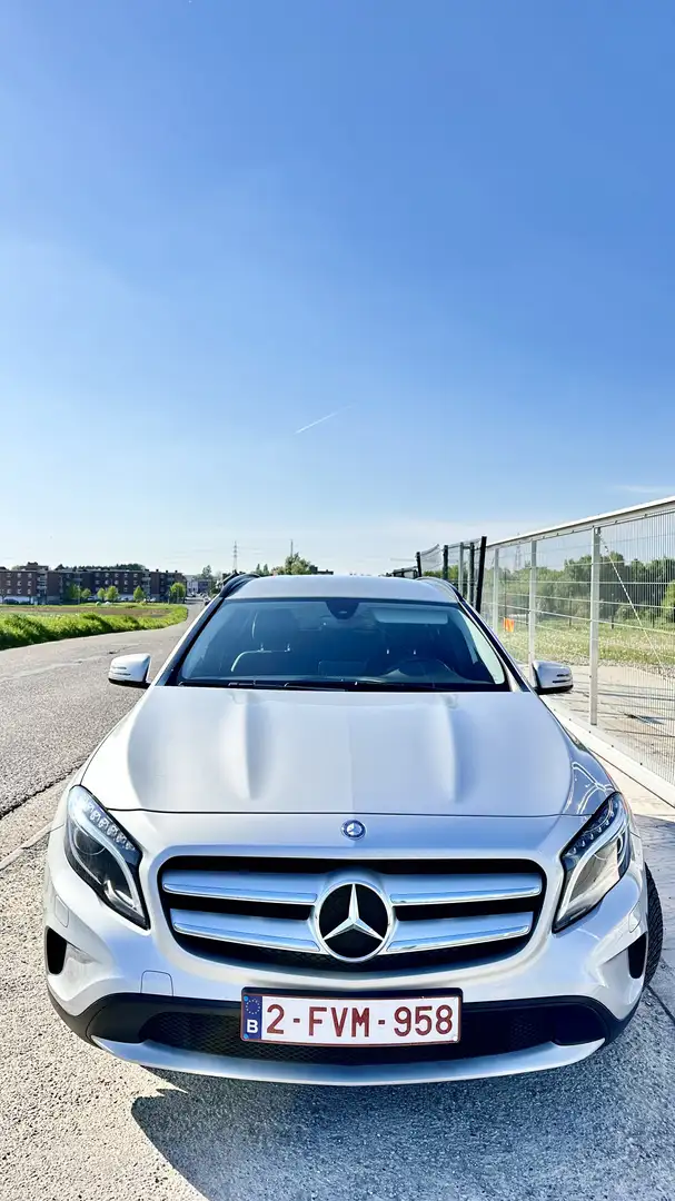 Mercedes-Benz GLA 180 7G-DCT Activity Edition - 1
