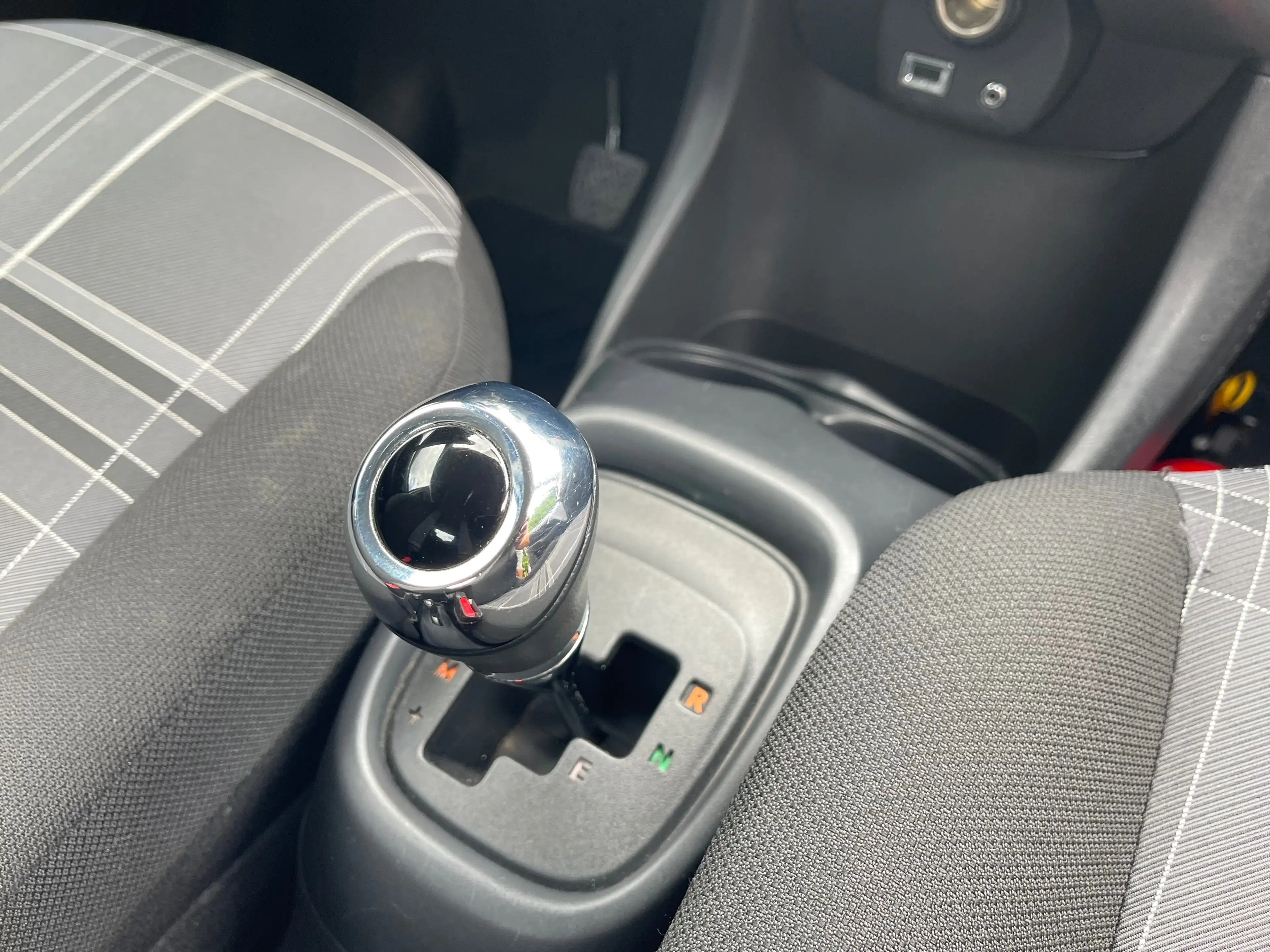 Peugeot 108 108 1.0 VTi Allure ETG — photo 13