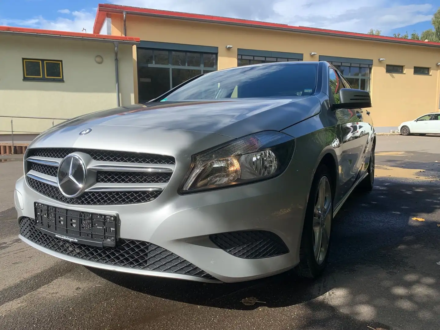 Mercedes-Benz A 180 BlueEfficiency **Urban**Klima**Navi**LM** Silber - 1