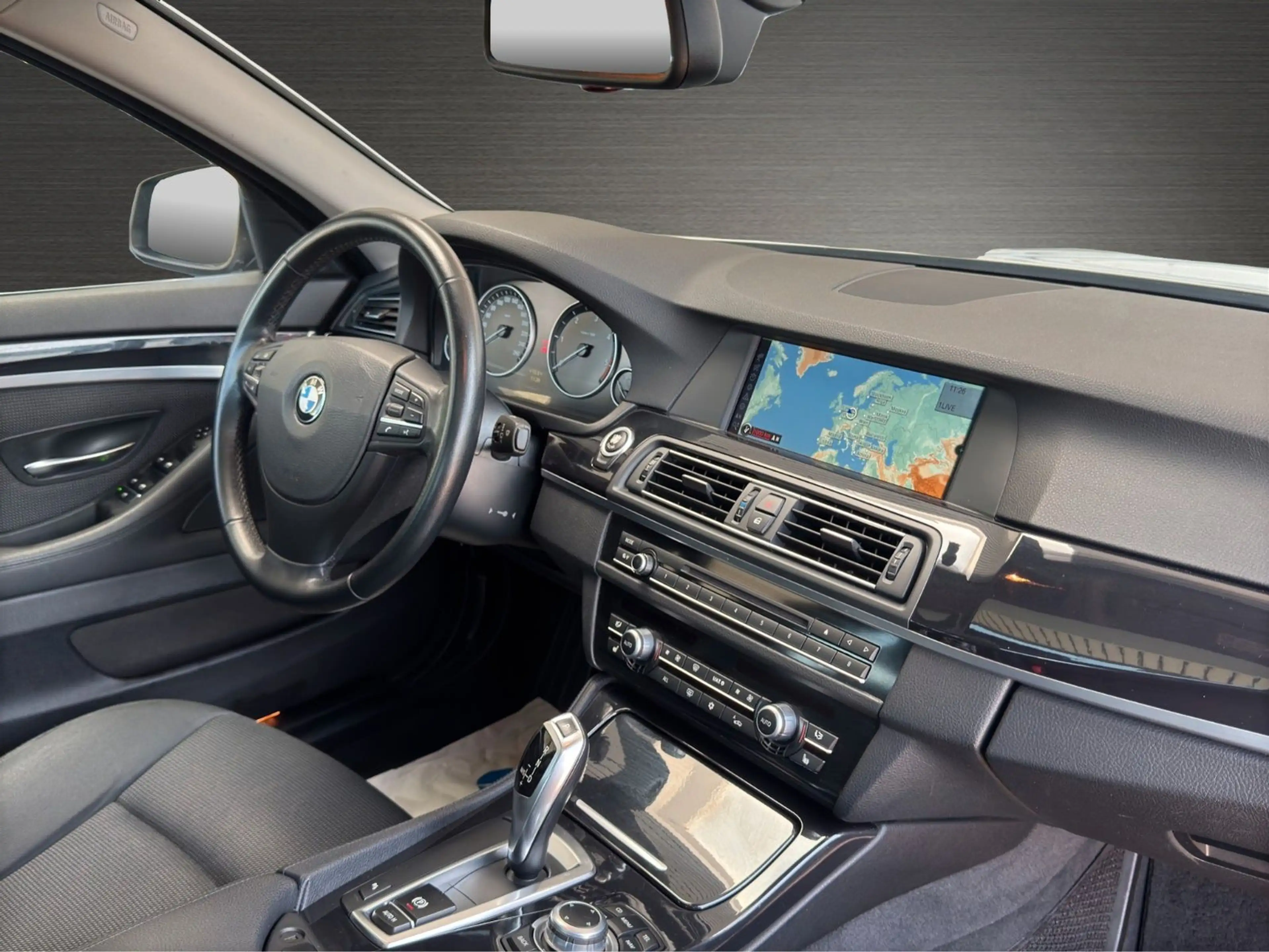 BMW 525 d Lim Automatik PDC SHZ Navi Tempo Schieb. — photo 15