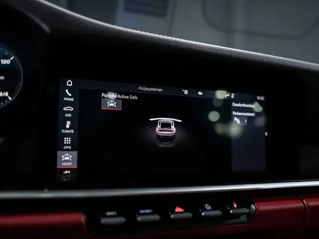 Porsche 911 view 13