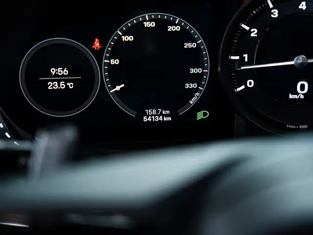 Porsche 911 view 12