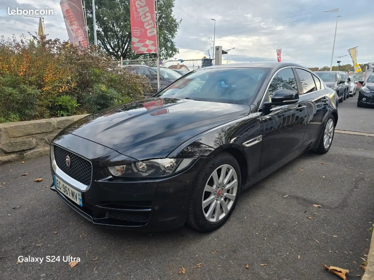 Jaguar XE 2.0L D 180ch Boite Automatique Noir - 1