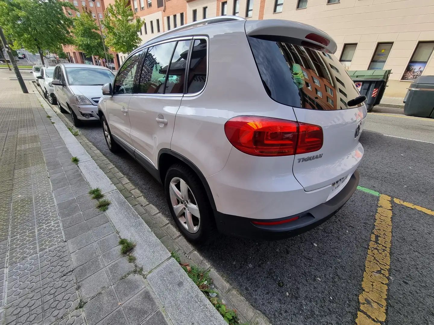 Volkswagen Tiguan 2.0TDI BMT Country 4M DSG 140 - 2
