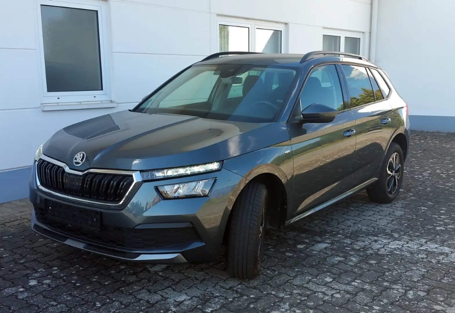 Skoda Kamiq 1.0 TSI Drive 125 Grau - 1