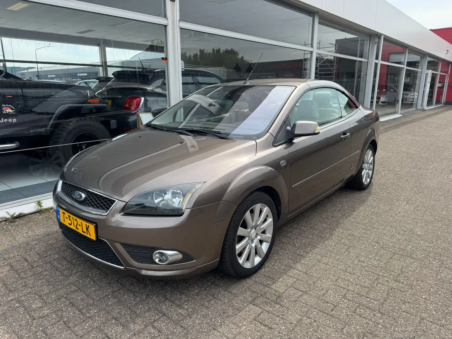 Ford Focus CC Coupé-Cabriolet 2.0 TDCi Trend | 3e eigenaar | Led Bruin - 2