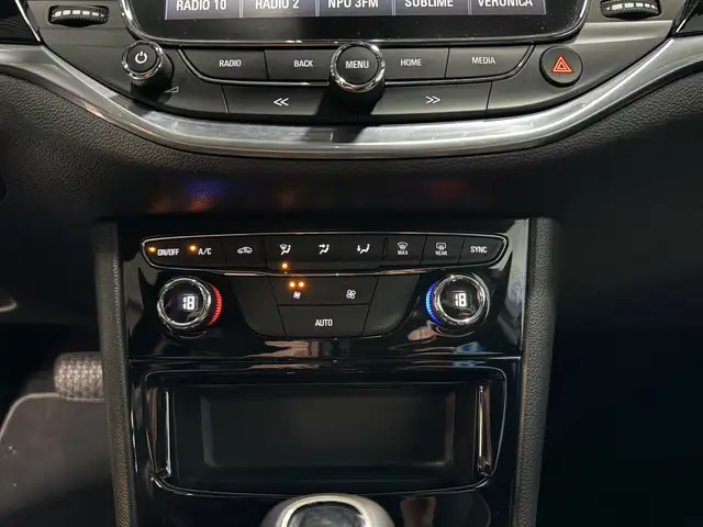 Opel Astra view 9