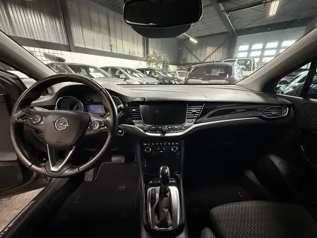 Opel Astra view 7
