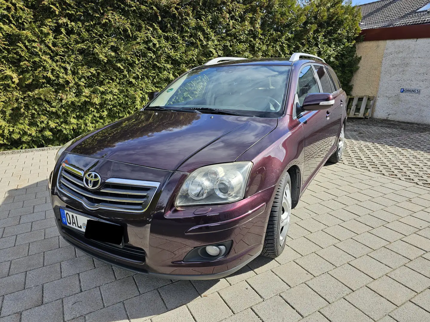 Toyota Avensis Avensis 2.2 D-CAT Combi Executive Fioletowy - 1