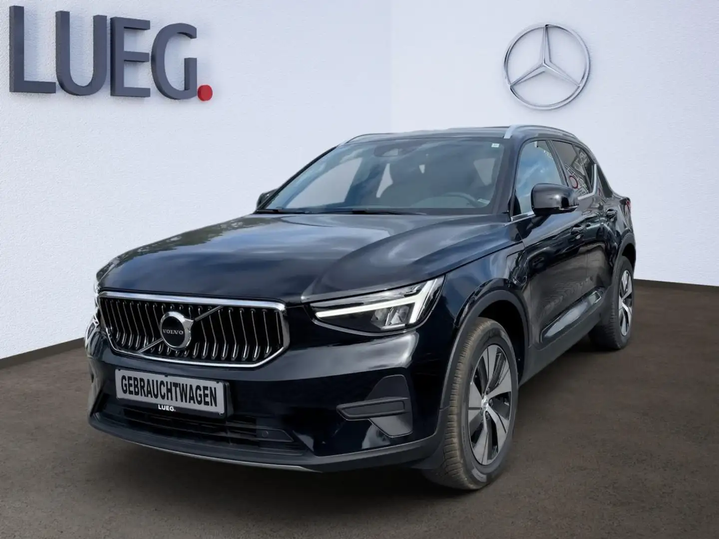 Volvo XC40 XC 40 T4 2WD Plus Bright Plug-In NAVI+LED+KAMERA Schwarz - 1