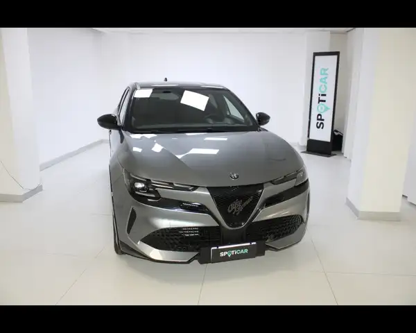 Alfa Romeo Junior 1.2 Hybrid ibrida Q4
