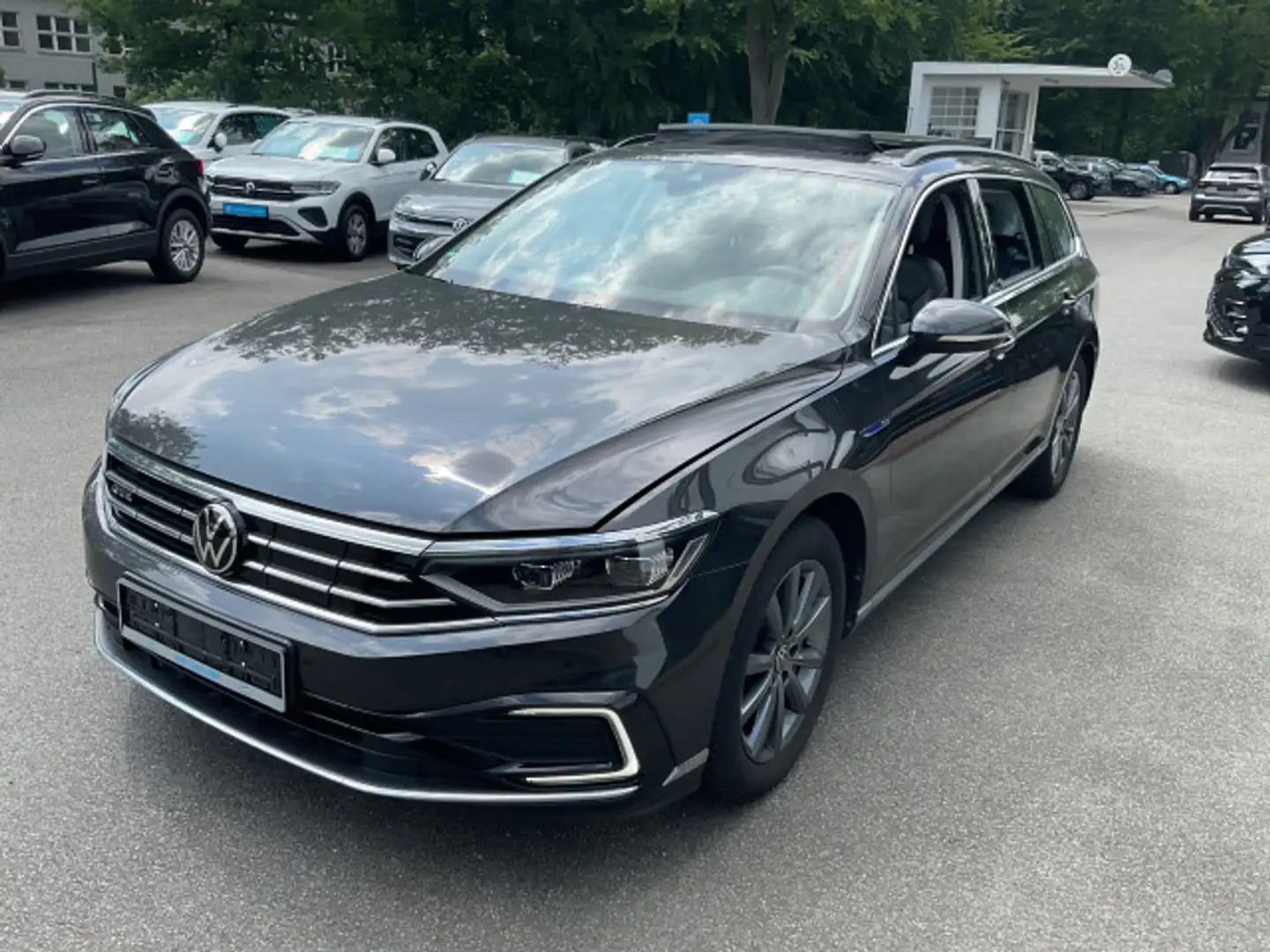 Volkswagen Passat Variant 1.4 TSI DSG GTE Panoramadach Grau - 1