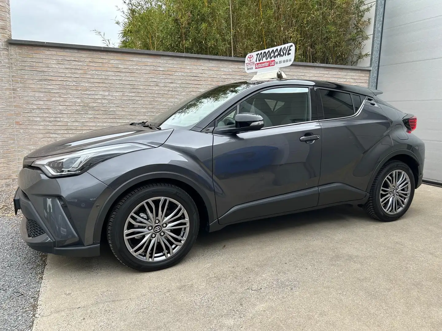 Toyota C-HR 1.8i VVT-i HYBRID CHIC AT/€ 21000+ /35500Km ! Grau - 1