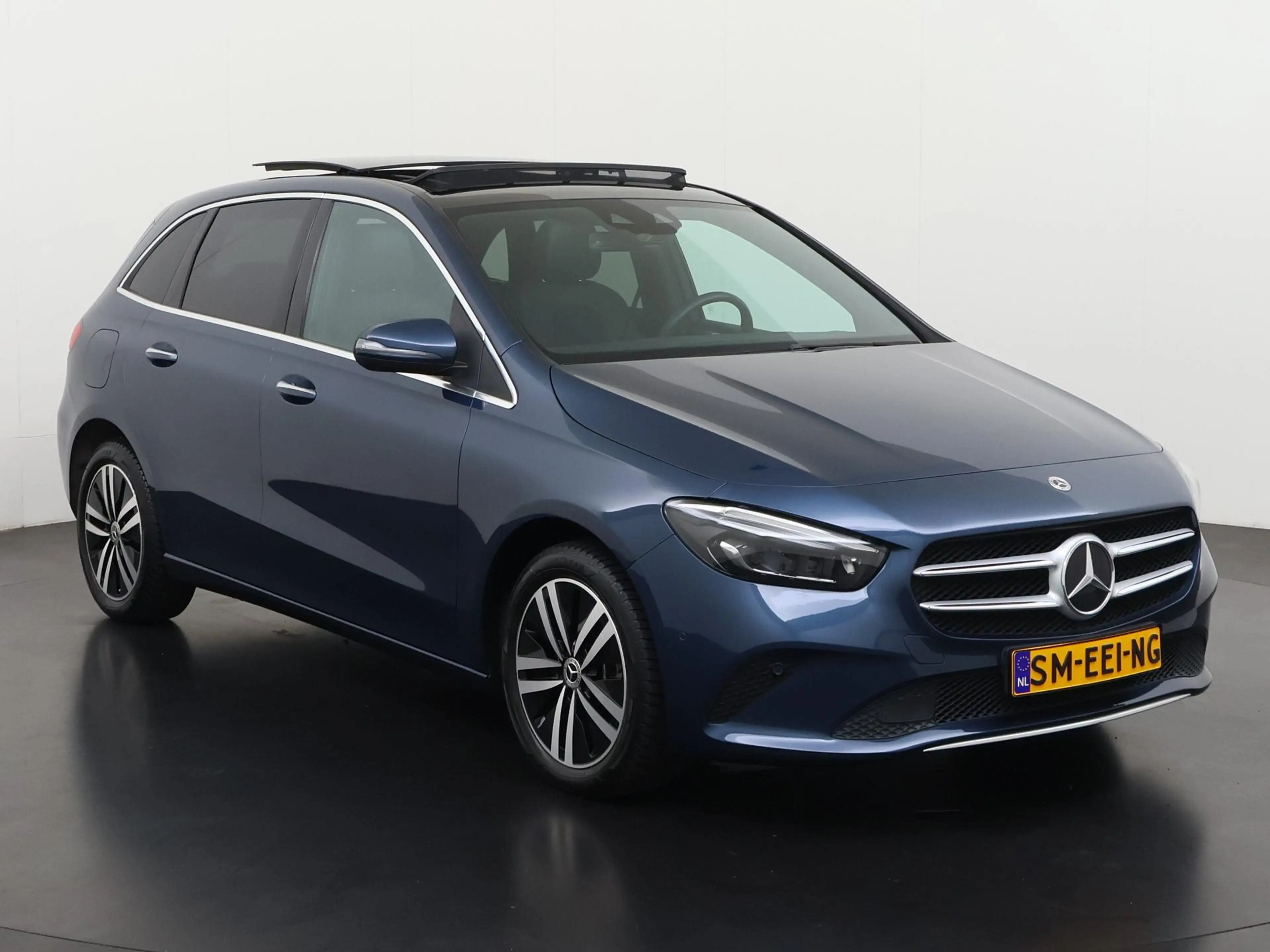 Mercedes-Benz B 250 250e Progressive | Panoramadak | Widescreen | Came — photo 30
