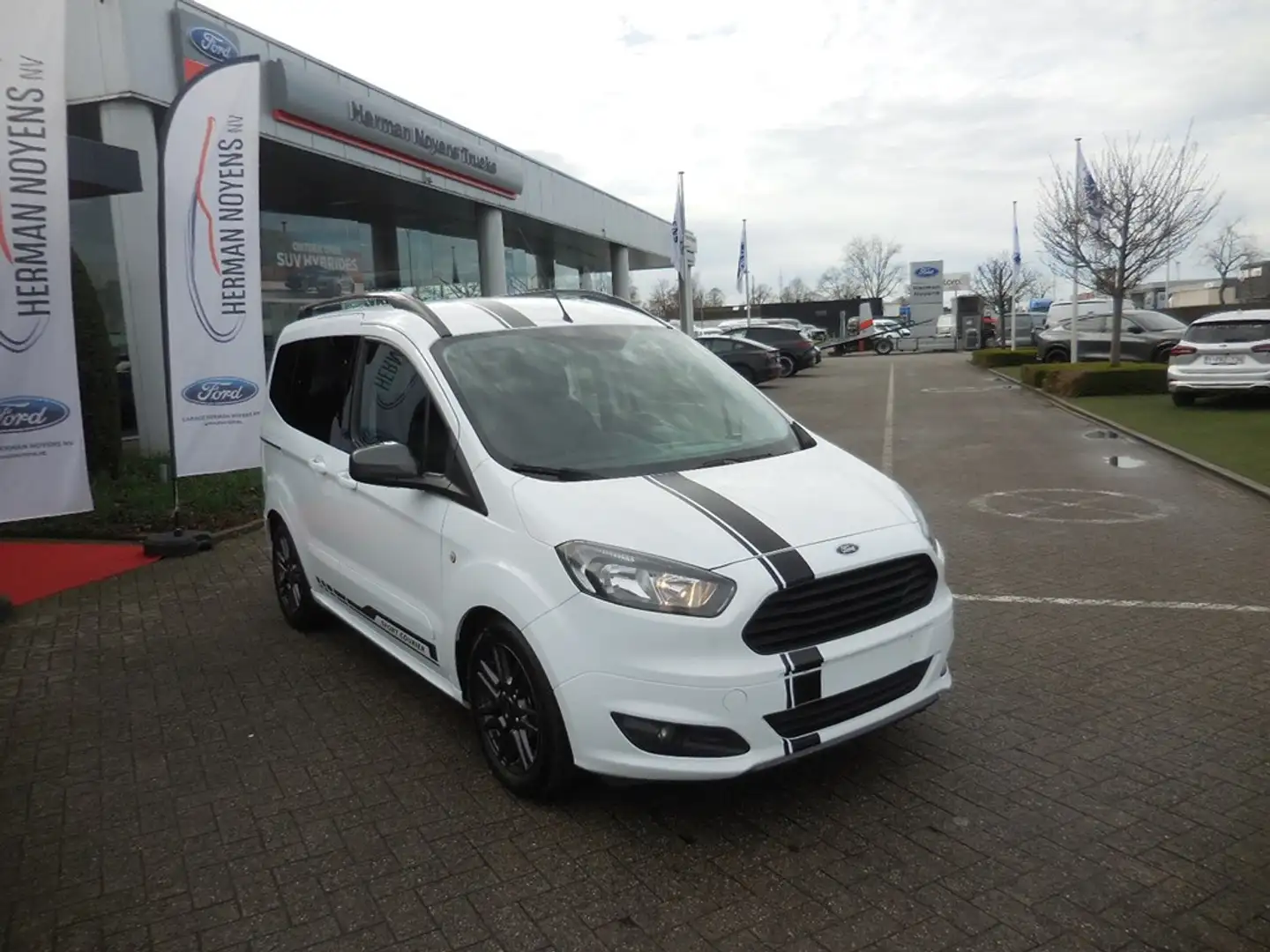 Ford Tourneo Courier Sport Blanc - 2