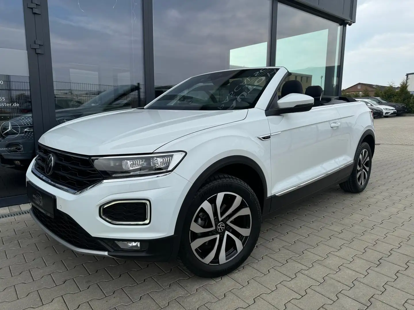 Volkswagen T-Roc Cabriolet Active 1.5 TSI/DSG/LED/VIRTUAL Weiß - 2