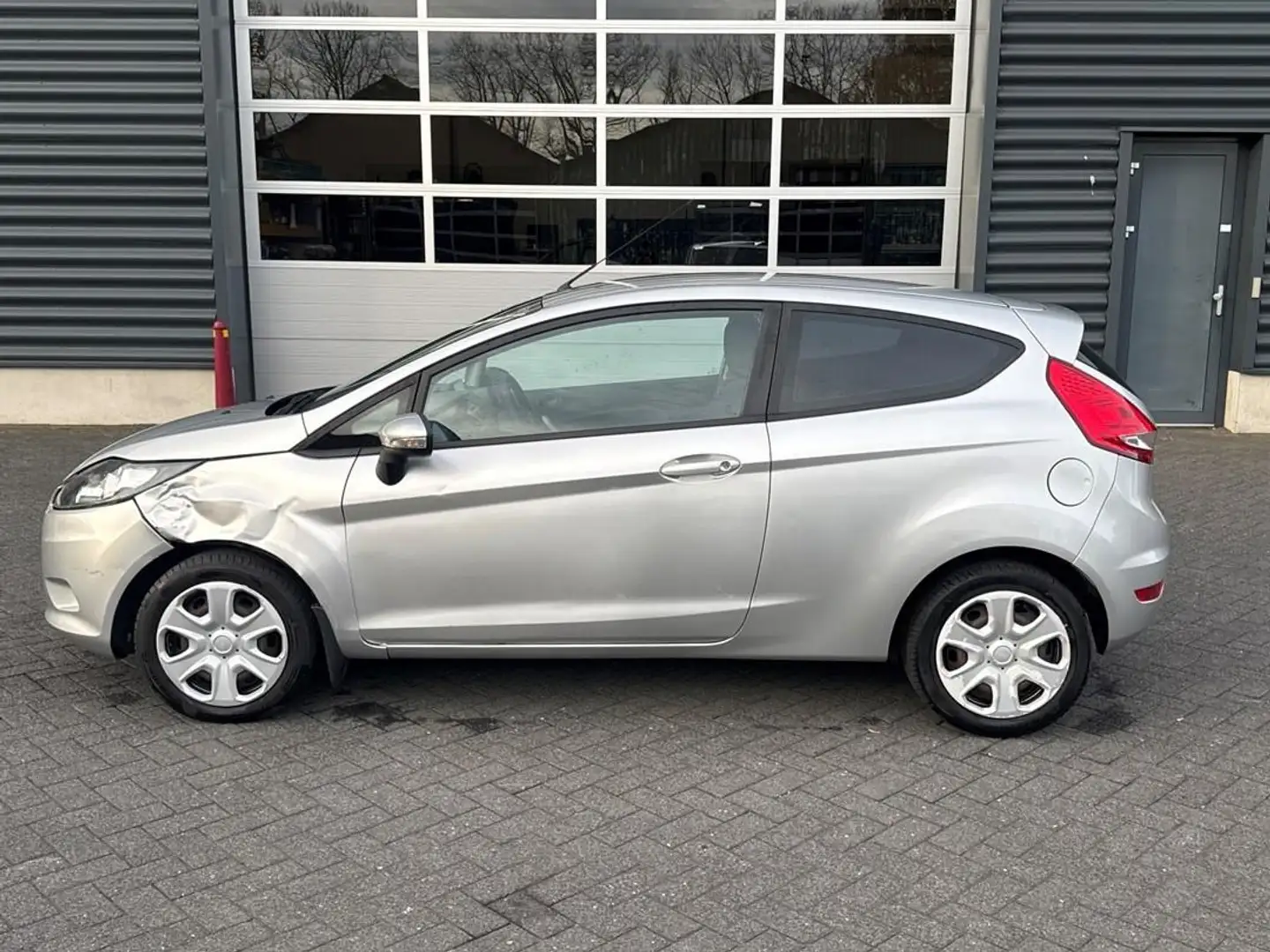 Ford Fiesta 1.25 Limited, airco Gris - 2