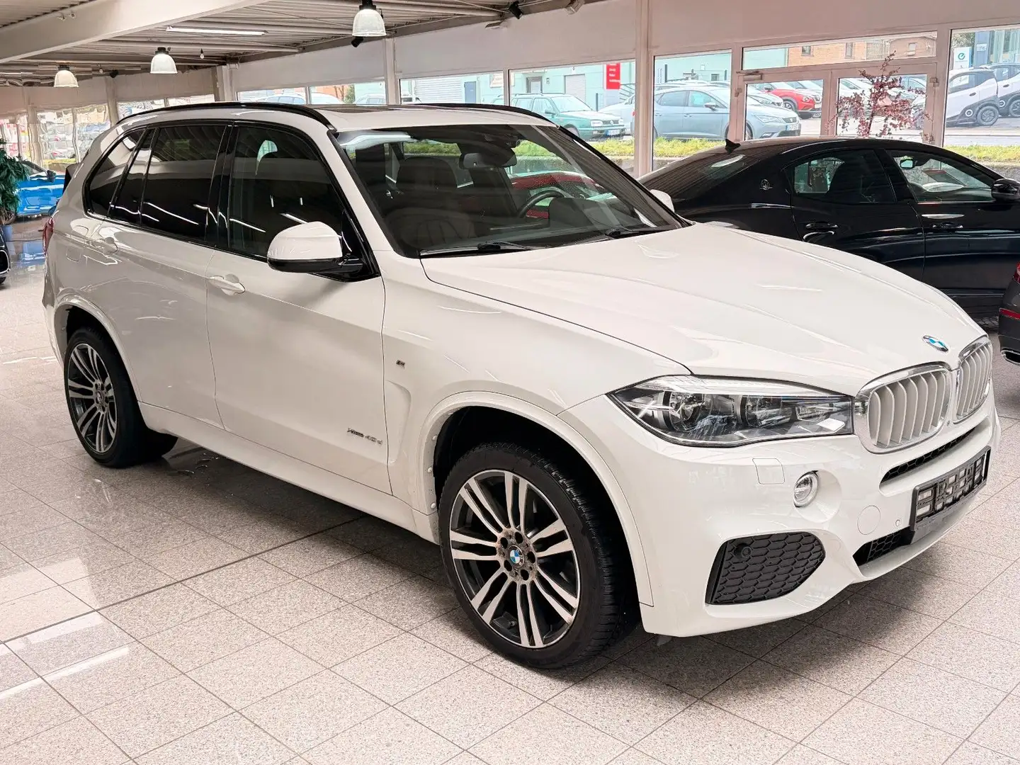 BMW X5 xDrive 40d LED, Digitaltacho, M-Paket Weiß - 1