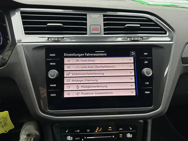 Volkswagen Tiguan view 25
