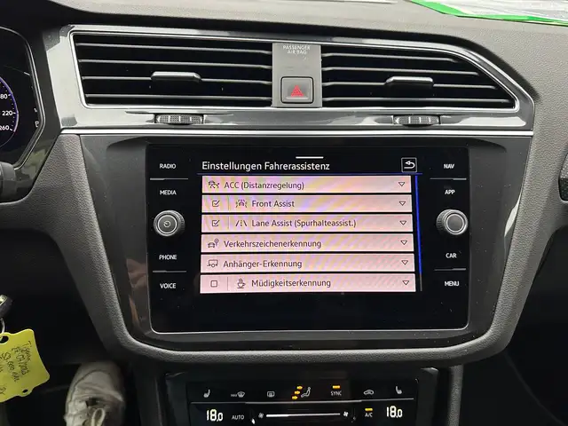 Volkswagen Tiguan view 23
