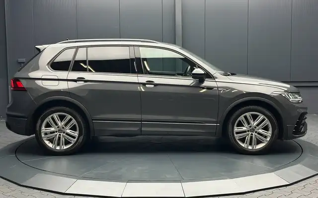 Volkswagen Tiguan view 6