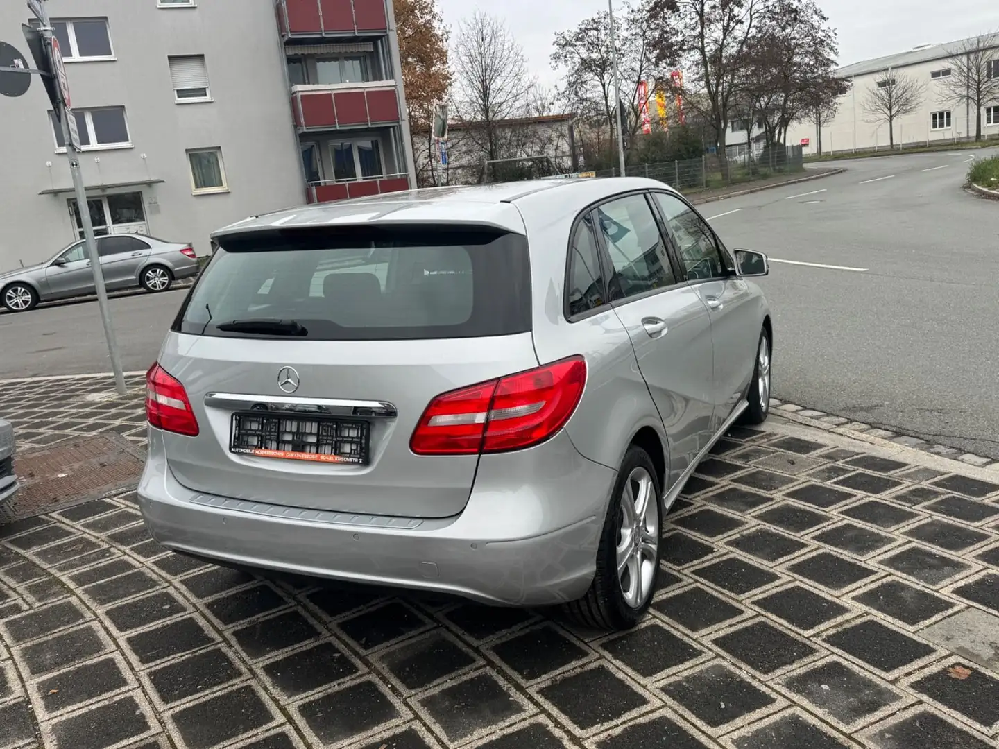 Mercedes-Benz B 180 B B 180 Silber - 2