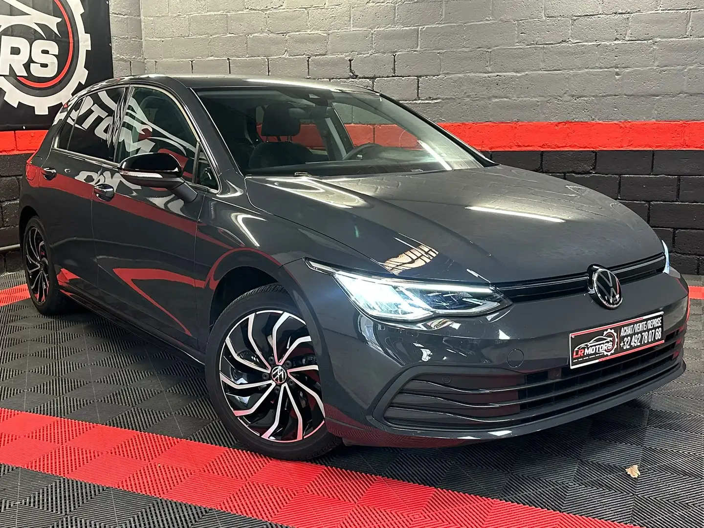 Volkswagen Golf Golf 1.0 TSI Life OPF Grijs - 1